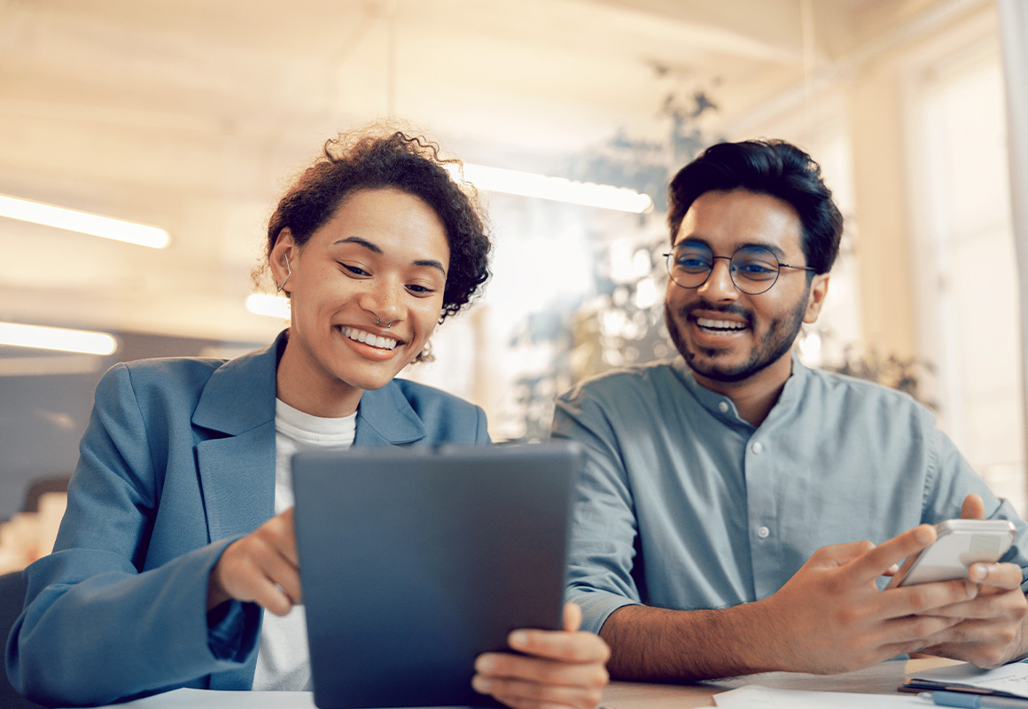 consultants with tablet