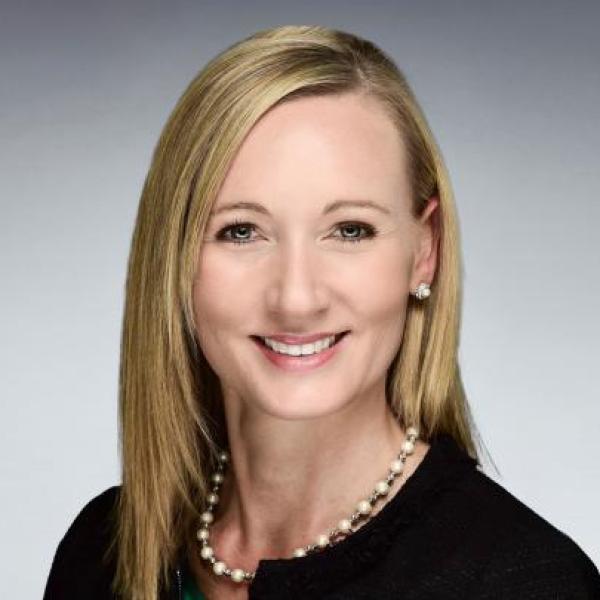 Stephanie Uder headshot