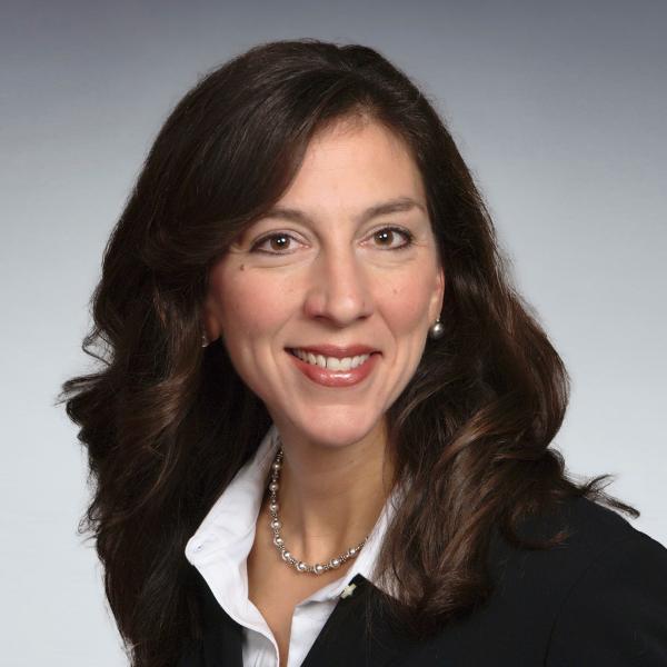 Lisa Edwards headshot