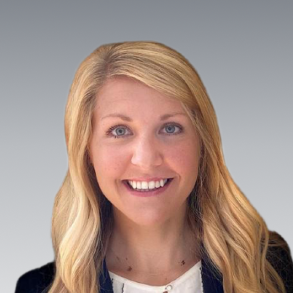 Kasey Raetz headshot