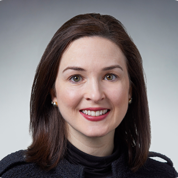 stefanie pitts headshot